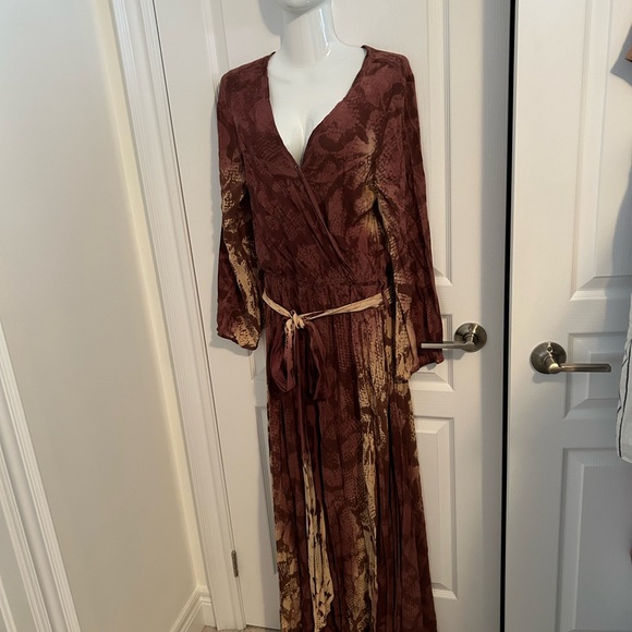 Full Length Rayon Dress - Picture 8 of 9